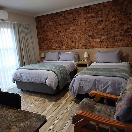 Twins Guest House Astoni فاندربايلبارك المظهر الخارجي الصورة