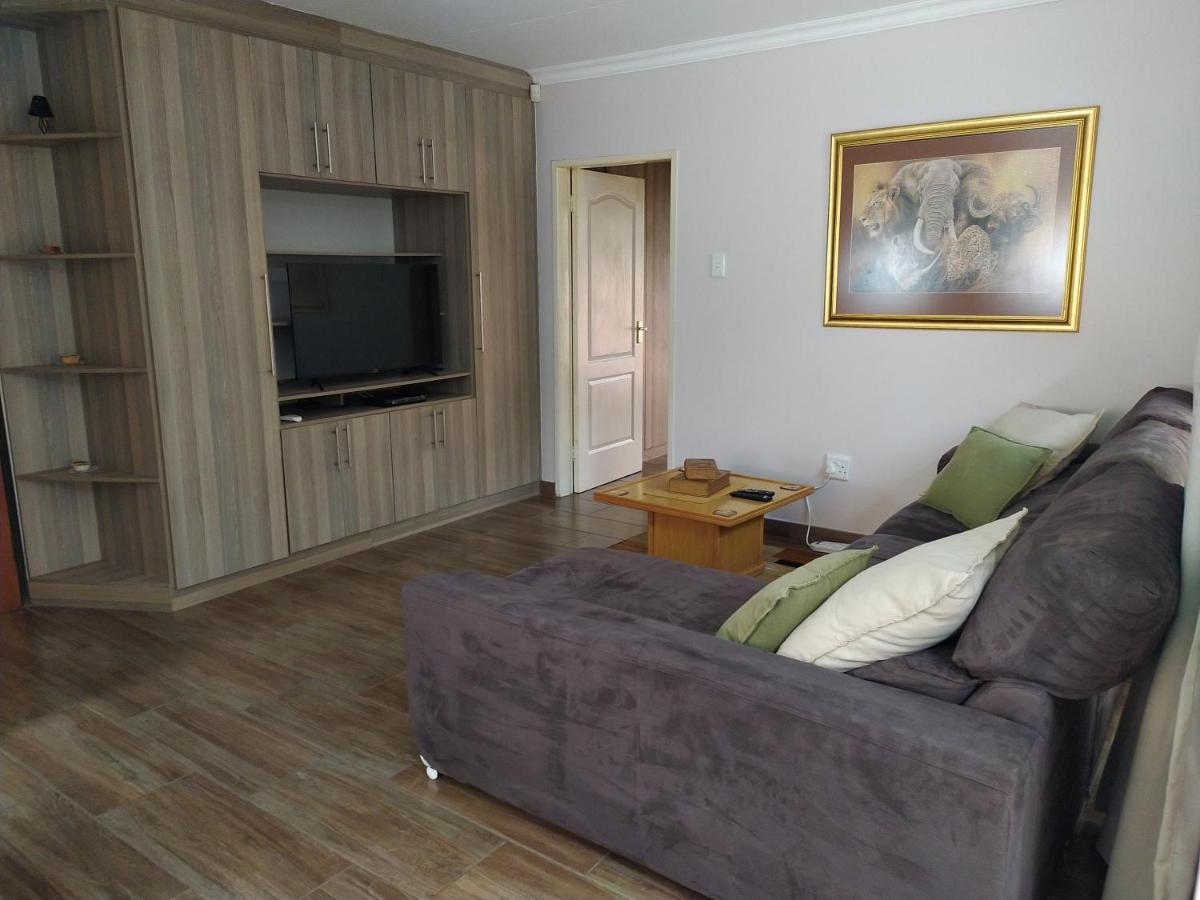 Twins Guest House Astoni فاندربايلبارك المظهر الخارجي الصورة