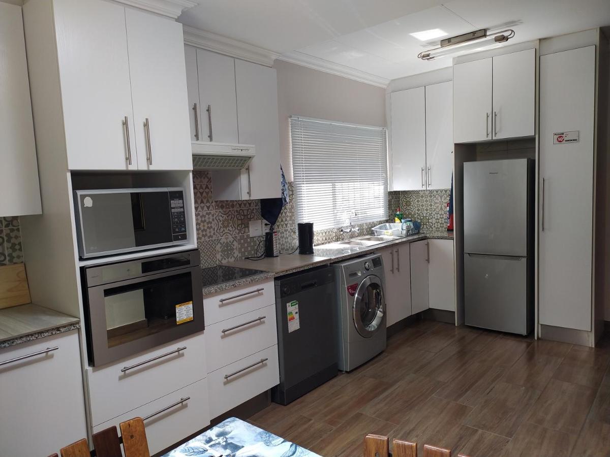 Twins Guest House Astoni فاندربايلبارك المظهر الخارجي الصورة