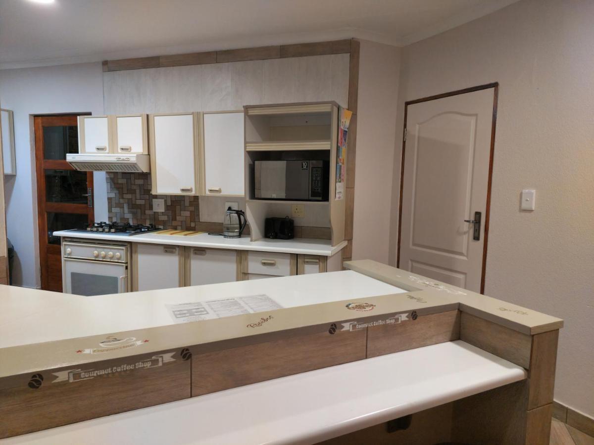 Twins Guest House Astoni فاندربايلبارك المظهر الخارجي الصورة
