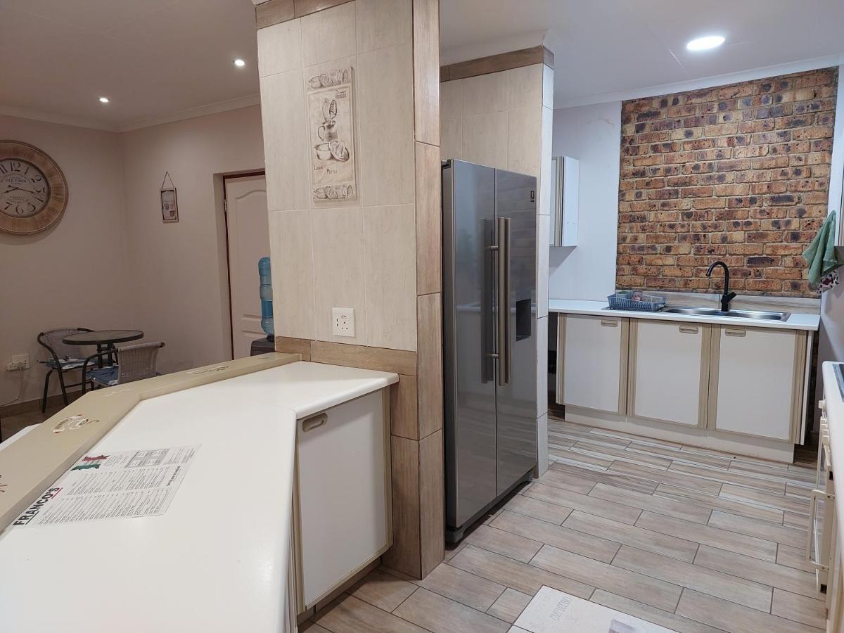 Twins Guest House Astoni فاندربايلبارك المظهر الخارجي الصورة