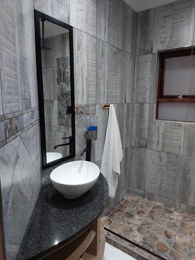 Twins Guest House Astoni فاندربايلبارك الغرفة الصورة