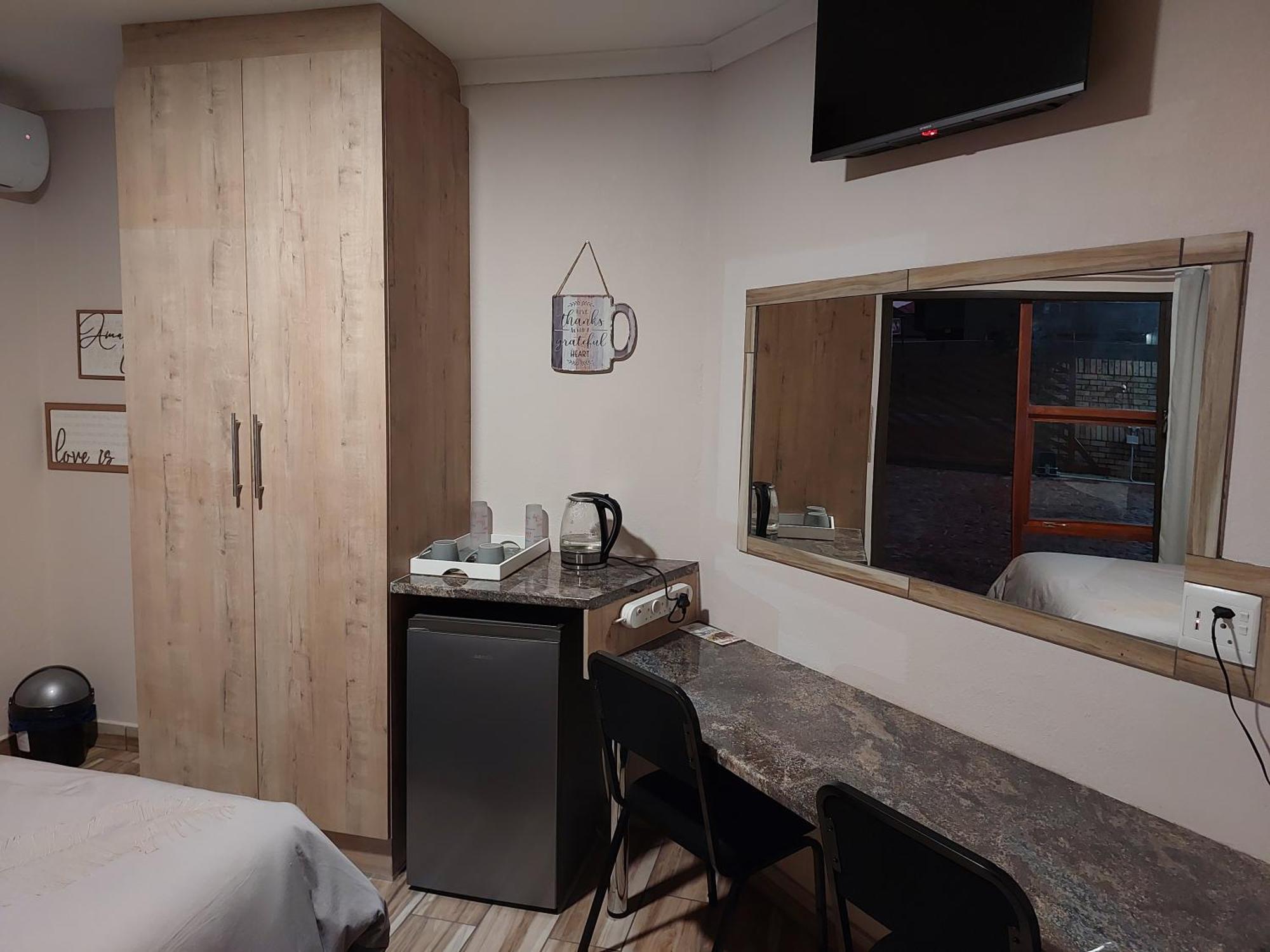 Twins Guest House Astoni فاندربايلبارك الغرفة الصورة